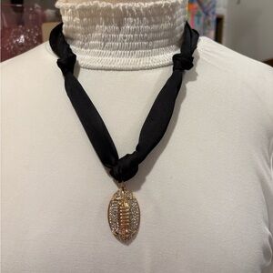 Elegant Black and Gold Pendant Necklace